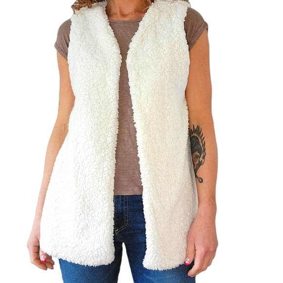 Twik Faux Fur Sherpa Open Vest Size Large White - Picture 1 of 4
